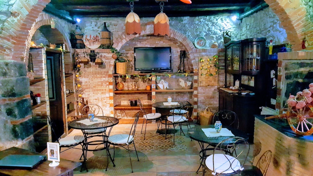 ALBERGO DIFFUSO BORGO SANTA CATERINA 31/68