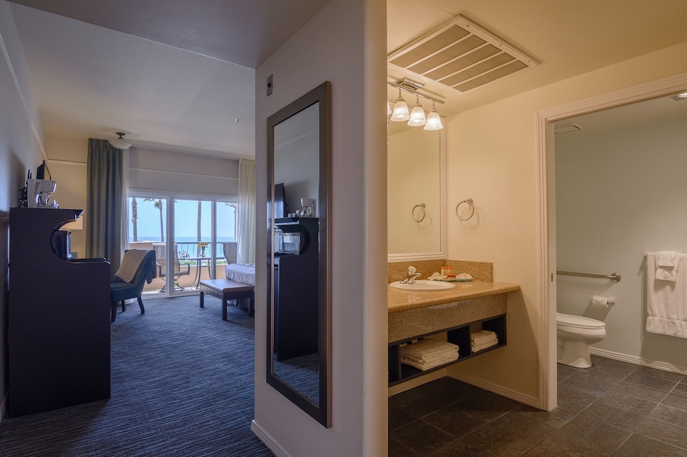 Tamarack Beach Resort Hotel 45/65
