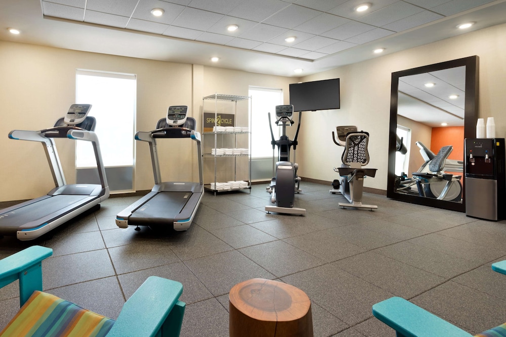 Home2 Suites By Hilton-Roanoke 26/52