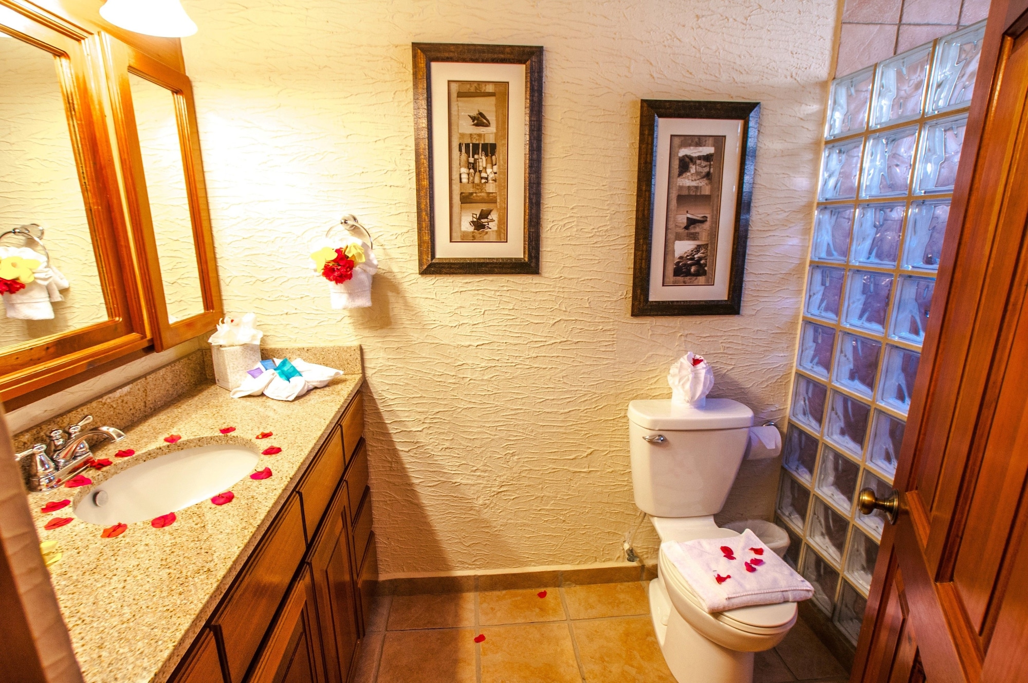 2 Bedrooms, Efficiency, Suite, 2 Queen Beds