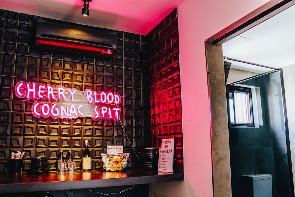 The Pink Hotel Coolangatta 25/50