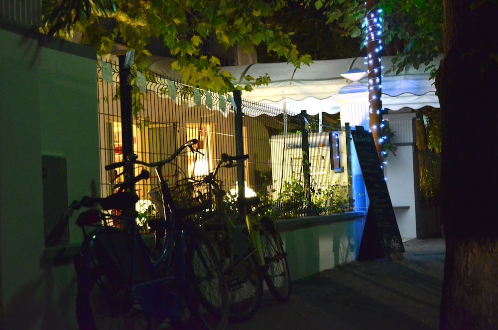 Petit Hotel 44/50