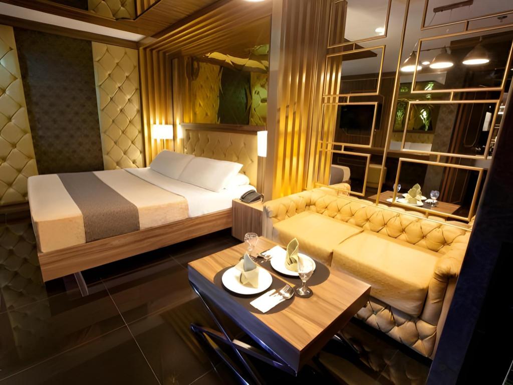 Victoria Court Suites 22/49
