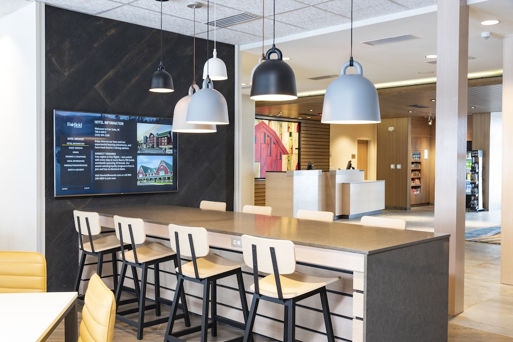 Fairfield Inn And Suites Fair Oaks Farms 47/56