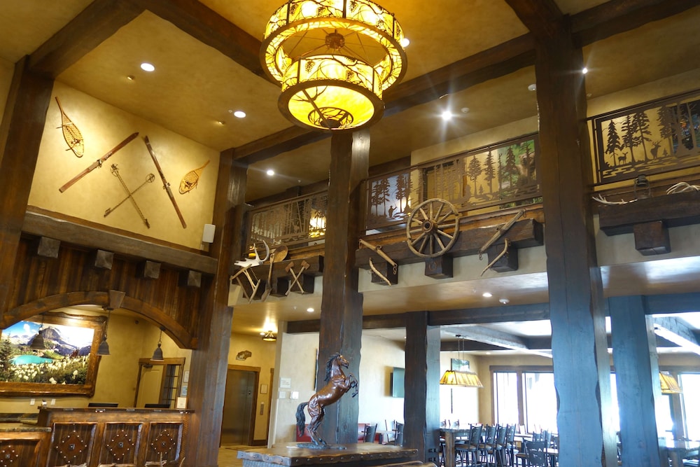 Glacier International Lodge 38/48