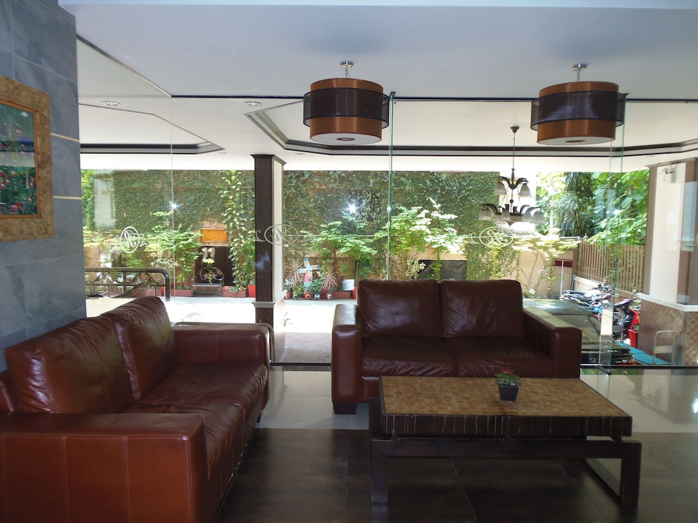 ROMENA GRAND HOTEL 28/40