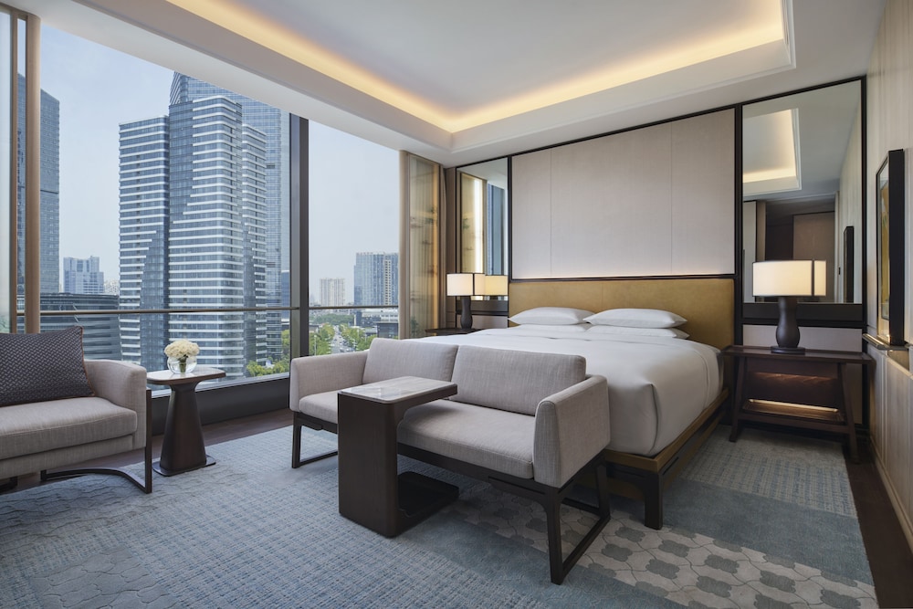Park, Executive, Suite, King Bed, Lake View, Terrace
