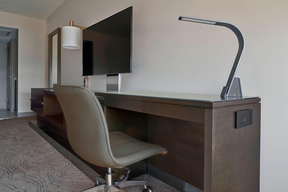 CALGARY MARRIOTT DOWNTOWN HOTEL 56/72