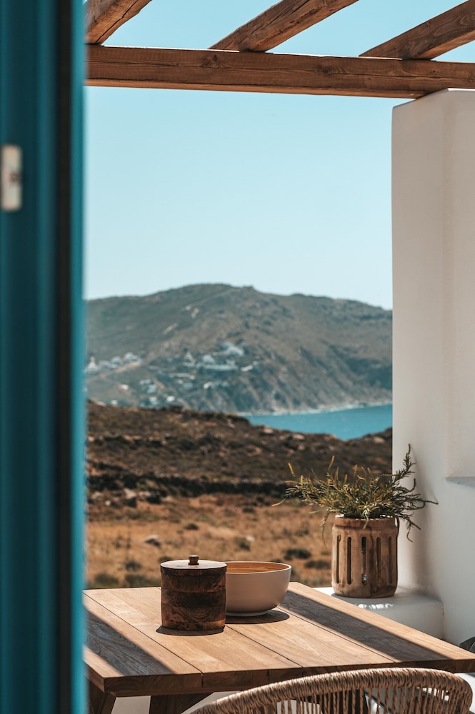 ANEMELA MYKONOS VILLAS & SUITES 44/50