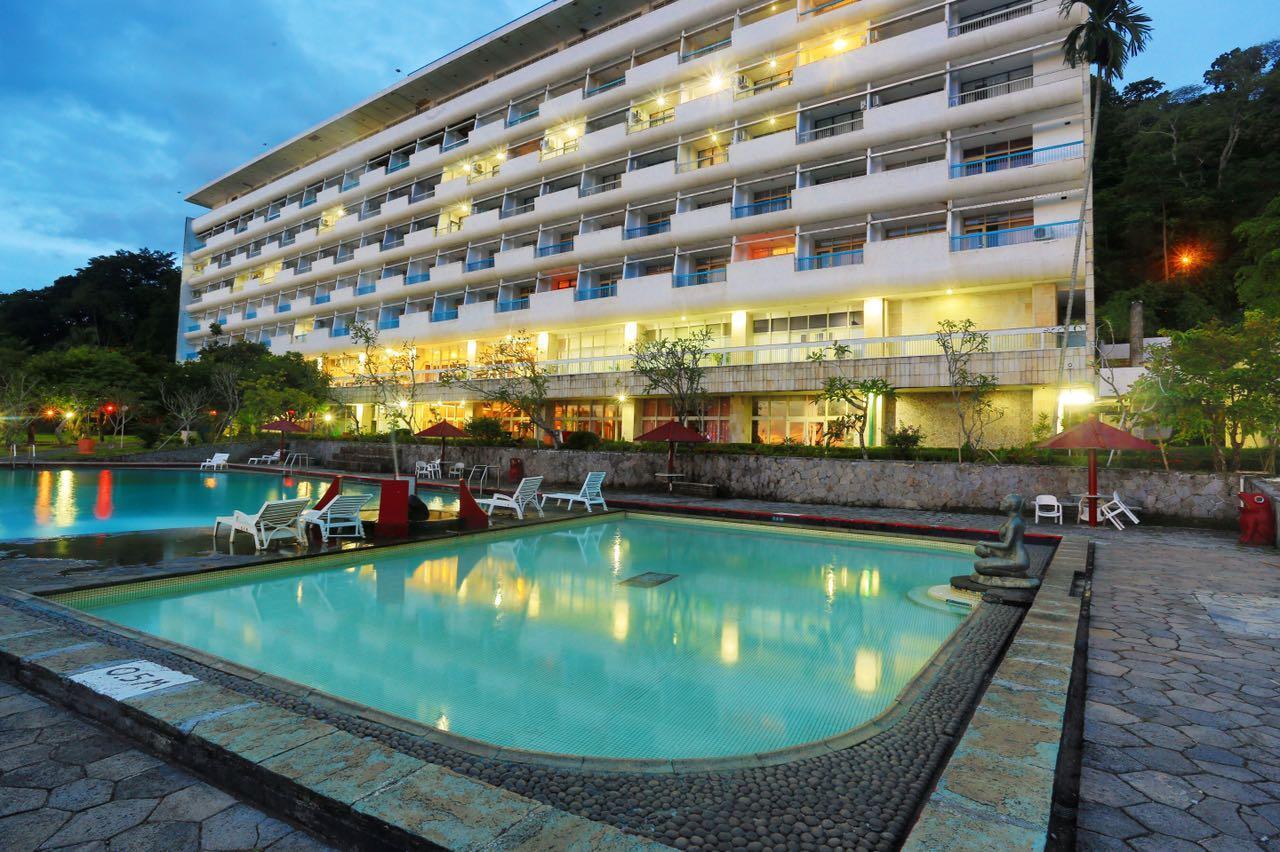 Grand Inna Samudra Beach in Cikakak