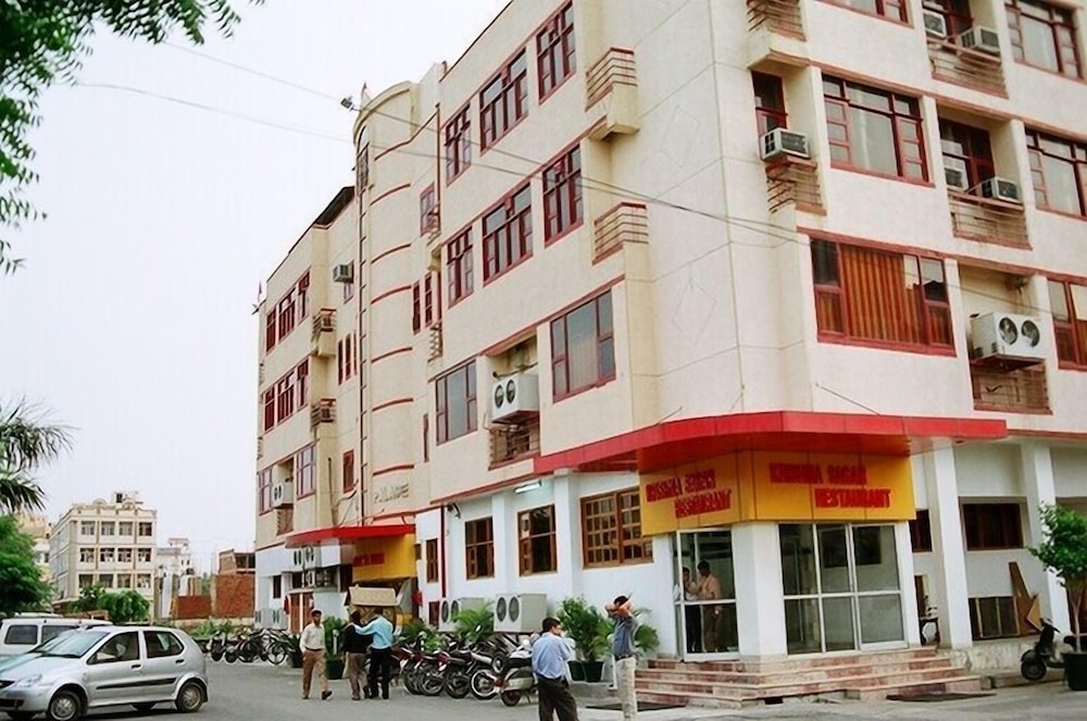 Hotel Krishna Sagar(Raj Nagar) 8/62