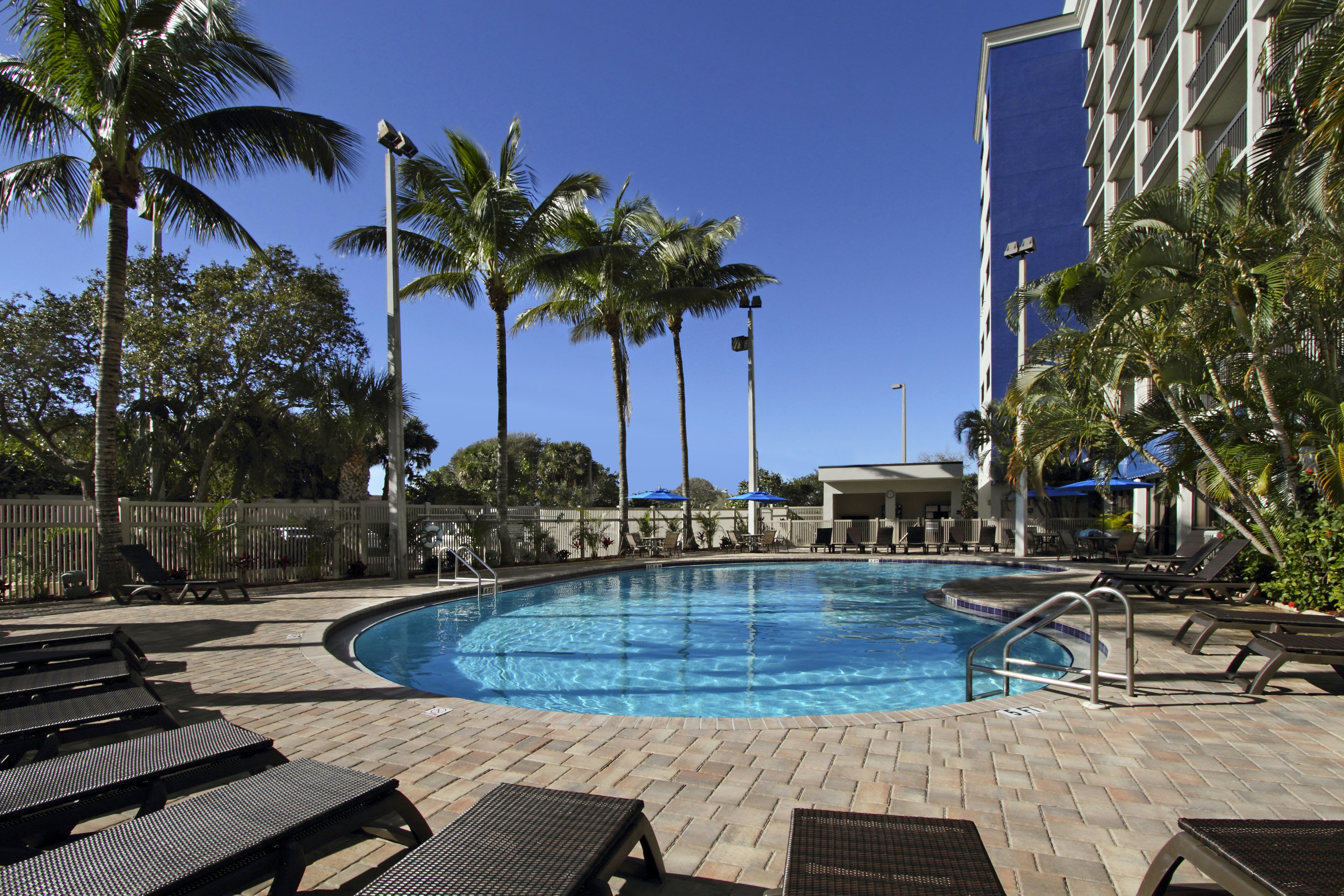 Hampton Inn Cocoa Beach/Cape Canaveral 39/41