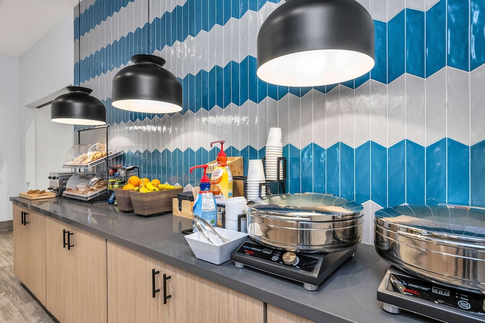 La Quinta Inn & Suites by Wyndham San Jose Silicon Valley 24/50
