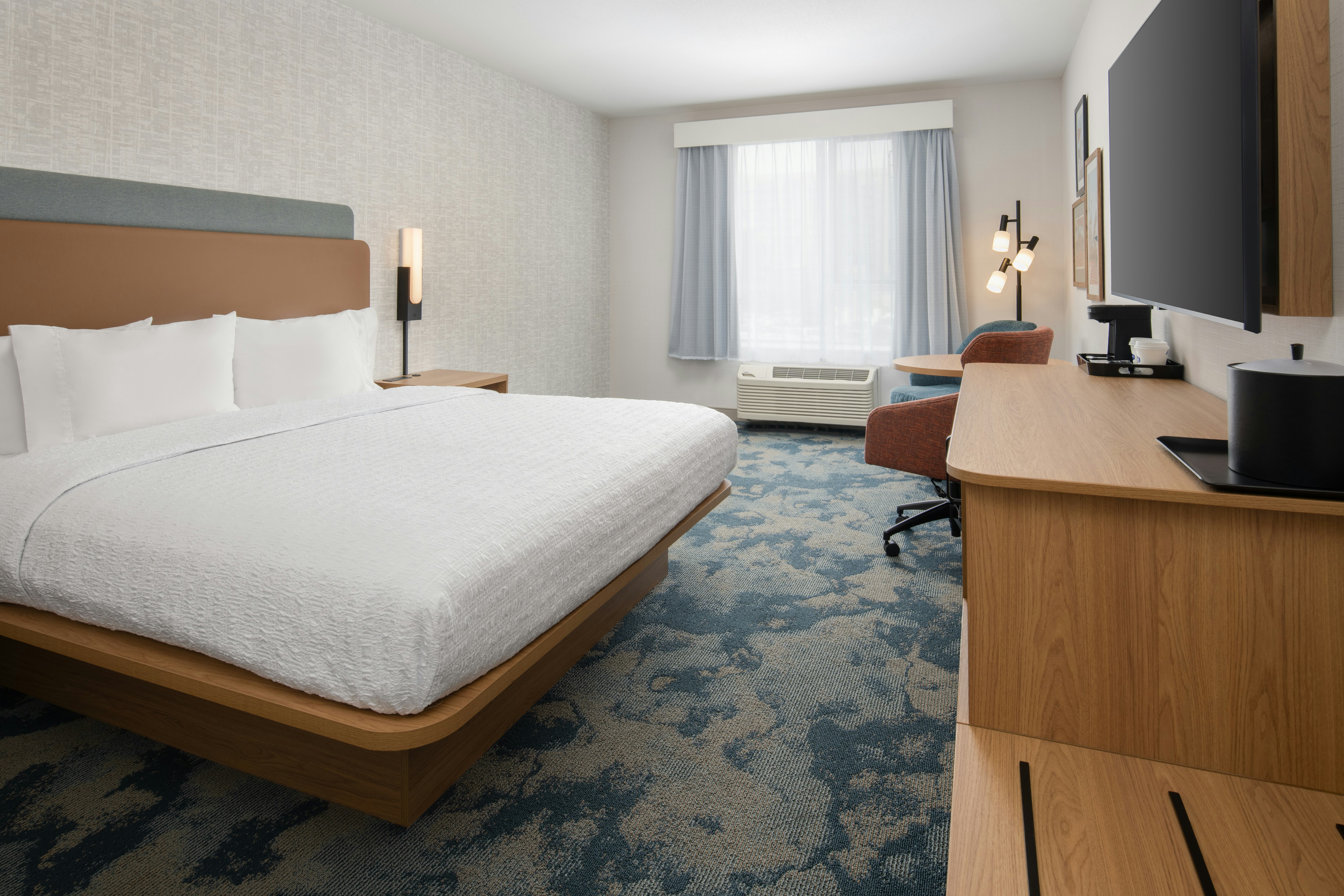 غرفة بسرير كينج، Hampton Inn by Hilton North Hollywood 2/3