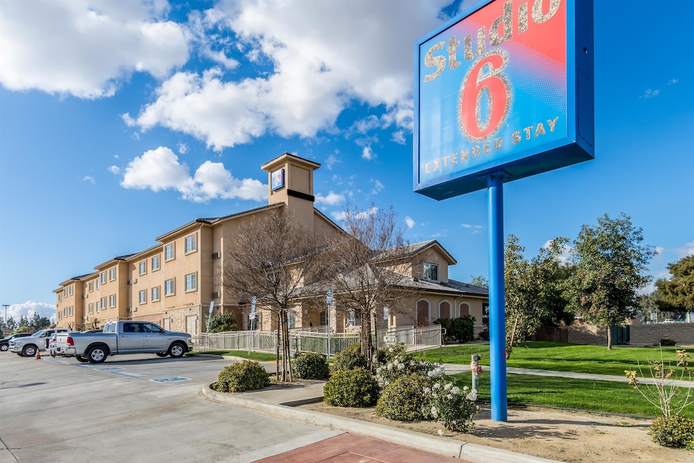 OYO 1001536 Studio6 Bakersfield, CA in BAKERSFIELD - CA