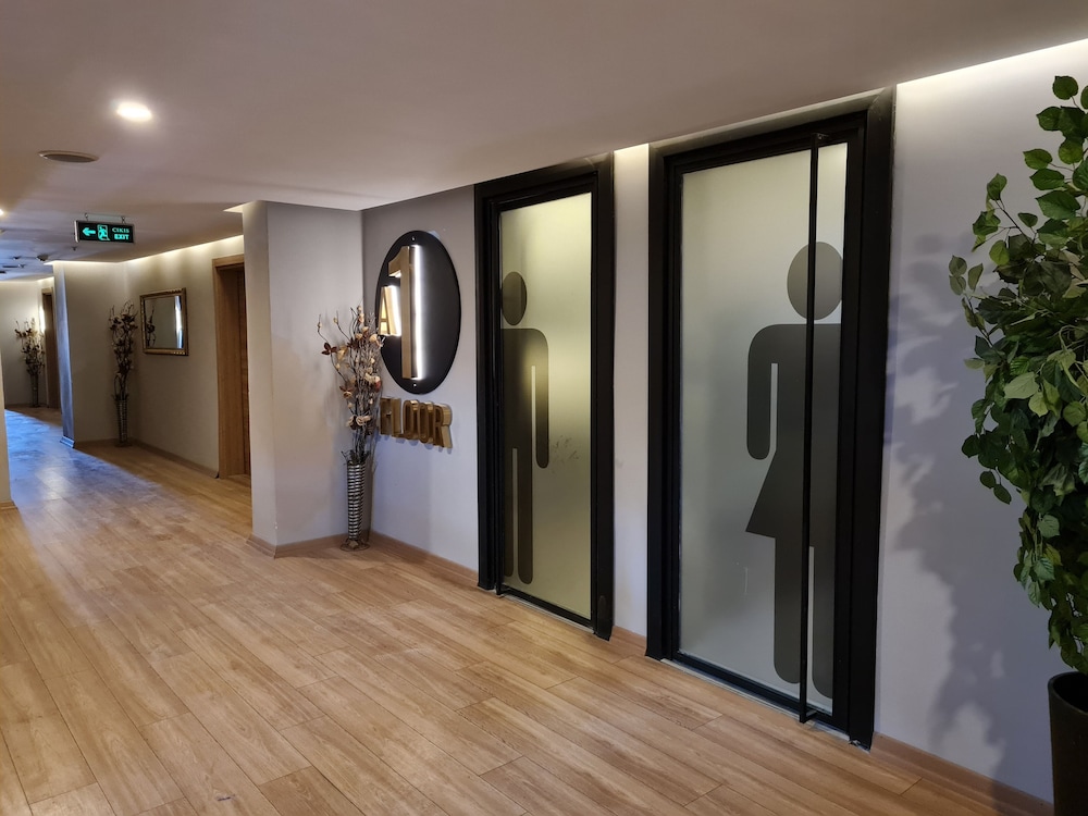 Air Boss Hotel 4/48