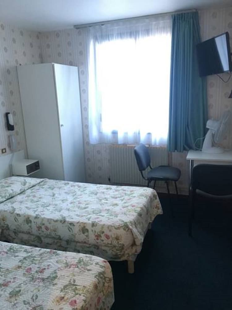 Green Park Hotel Paris 6/50