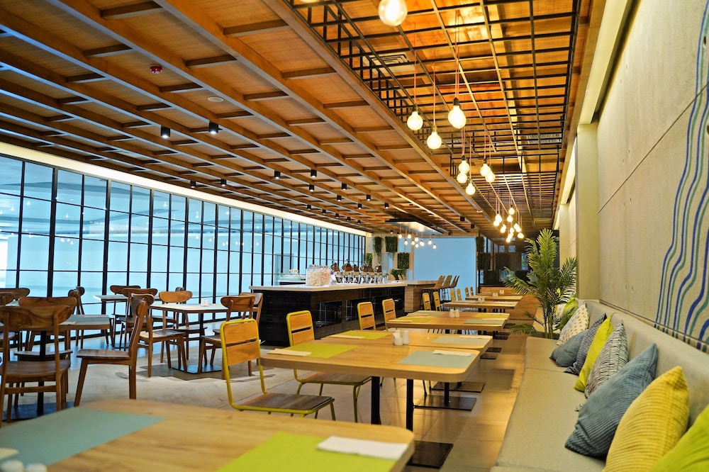 Palm Park Hotel Surabaya 39/46