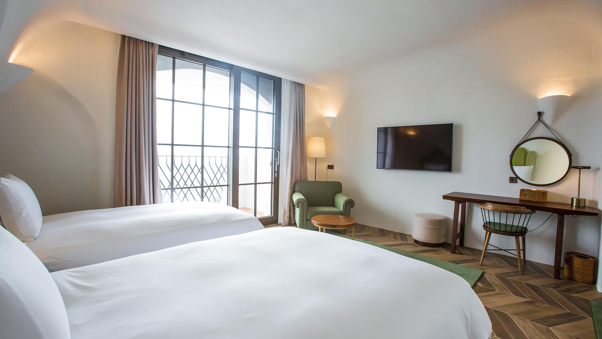 غرفة عائلية بسريرين منفصلين