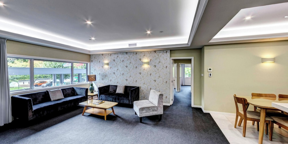 Rutherford Hotel Nelson 40/64