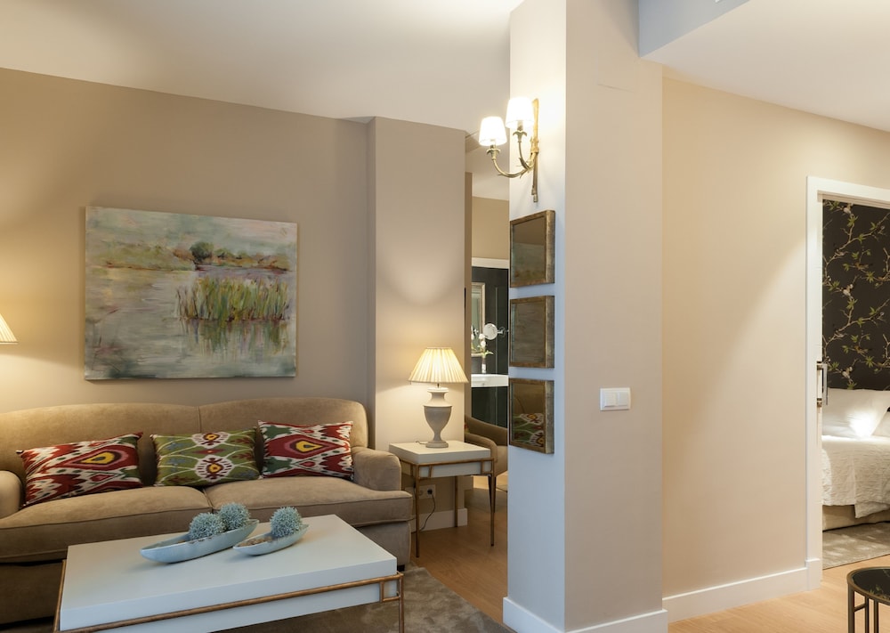 Suites Murillo Segovias 59/82