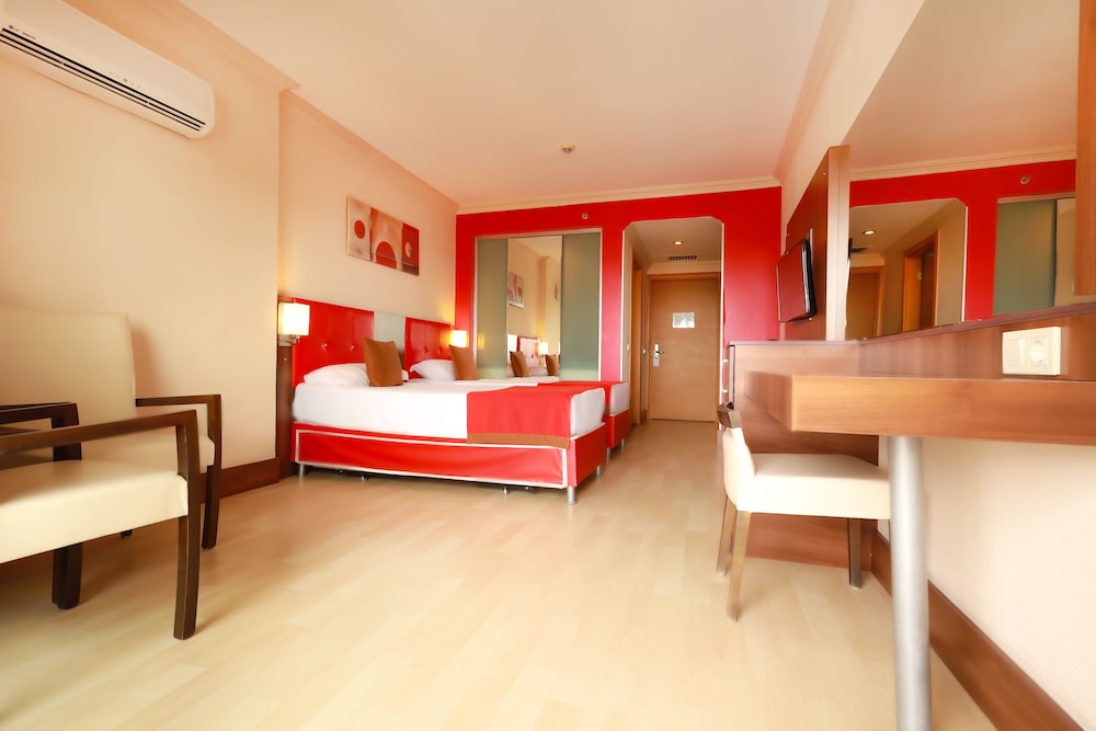 Sidekum Hotel 11/50