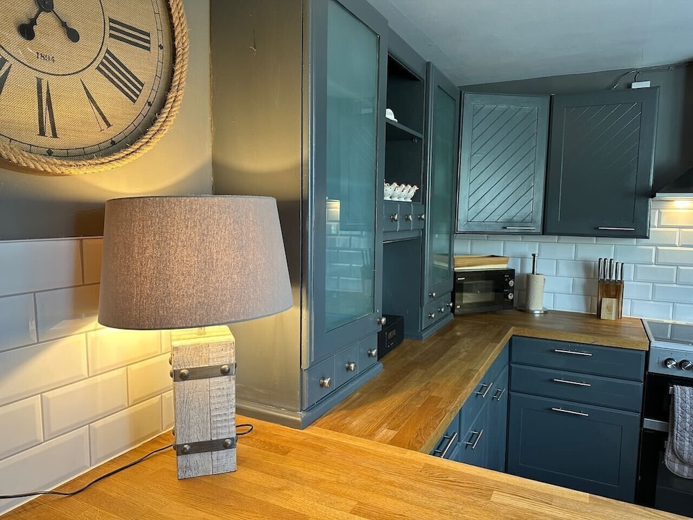 Meadow Cottage 5/50