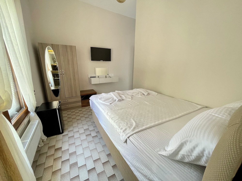 Villa Ece Pansiyon 13/40