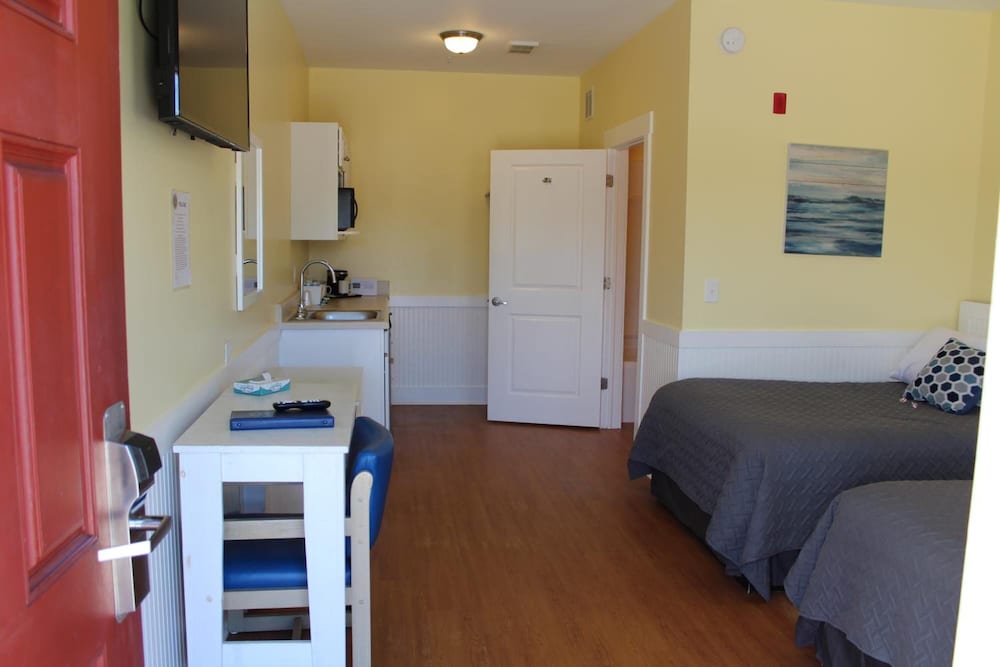 Topsail Shores Inn 46/67