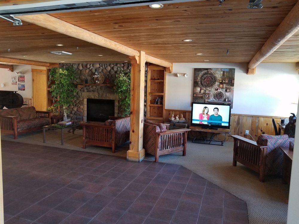 RIVER CANYON LODGE 38/57