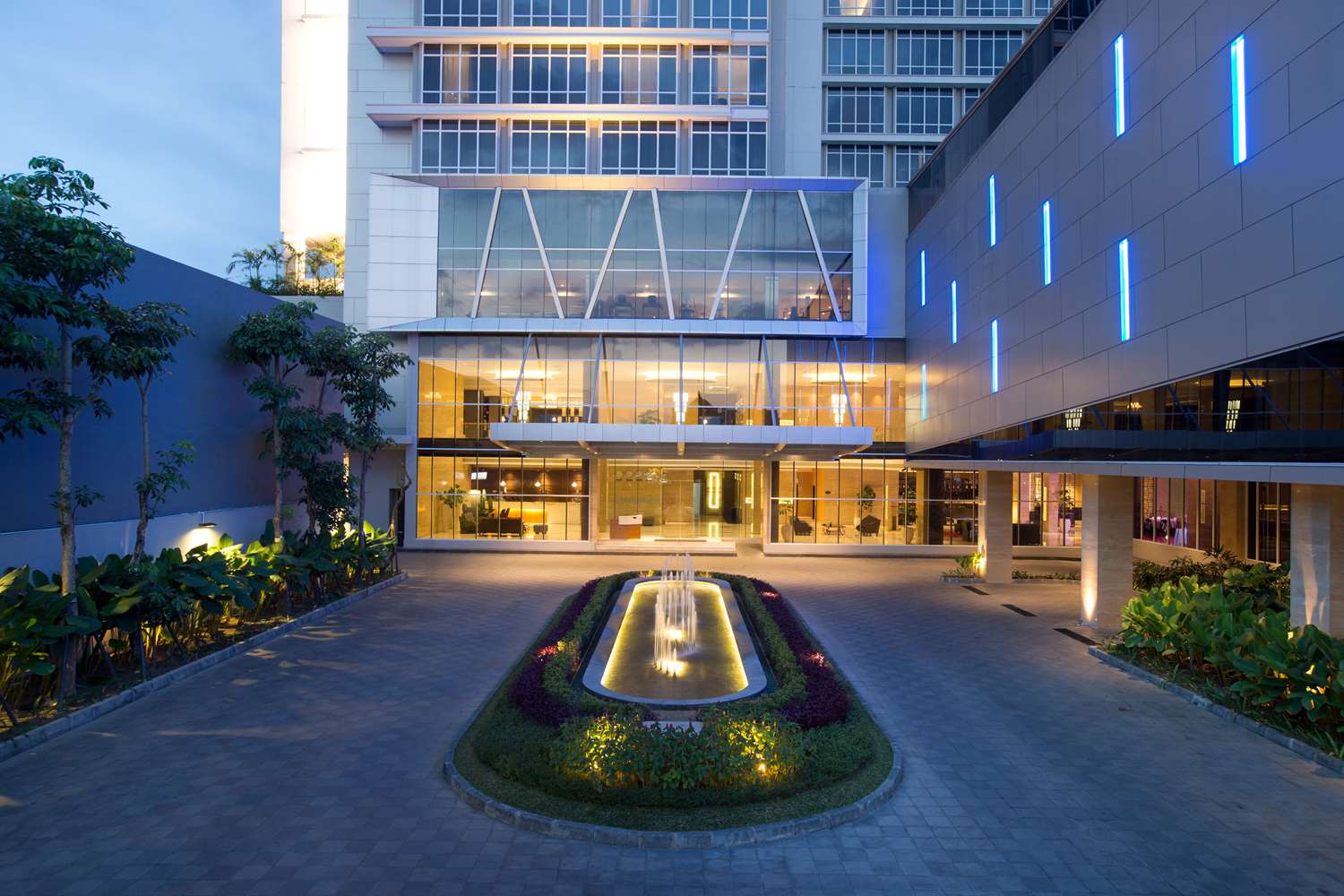 Grand Mercure Solo Baru 3/40