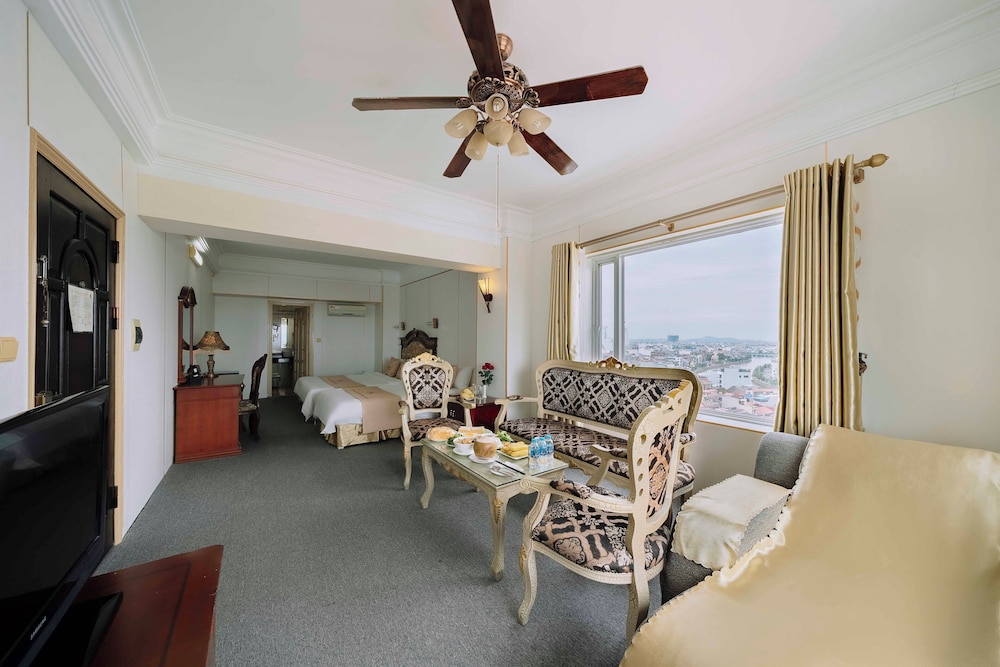 Classic Hoang Long Hotel 40/65