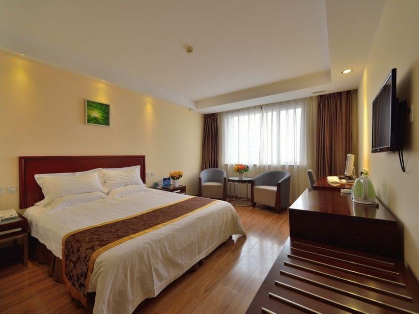 DELUXE, QUEEN BED