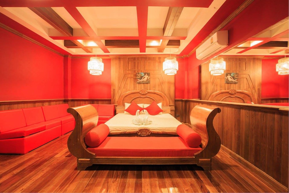 S48 Hotel 49/75