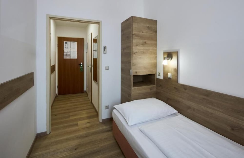 Terminus Hotel 31/50