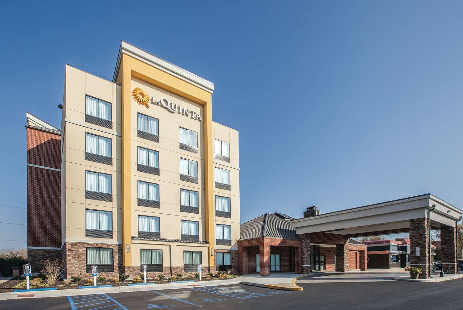 La Quinta Inn & Suites by Wyndham Philadelphia Airport 6/49