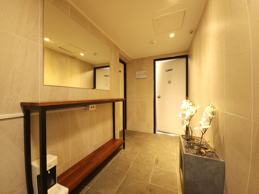 OYO Hostel Myeongdong 5 3/50