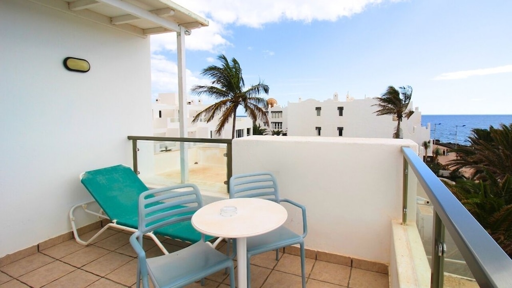 Neptuno Suites - Only Adults 23/50