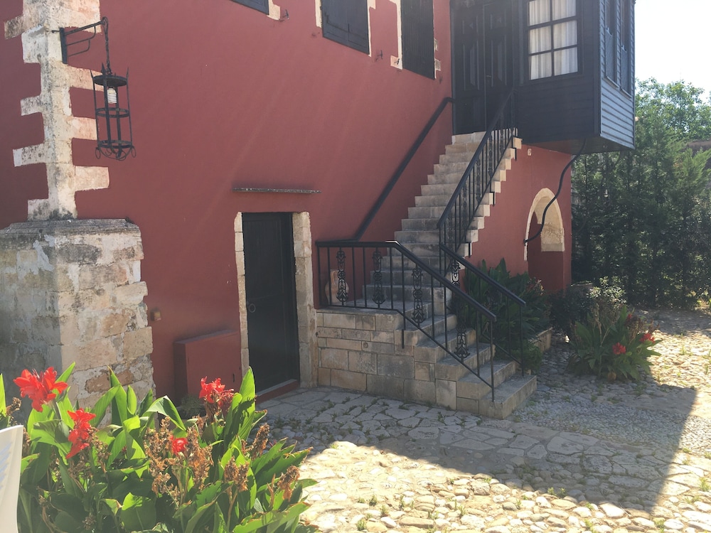 Oasis Guesthouse 7/35