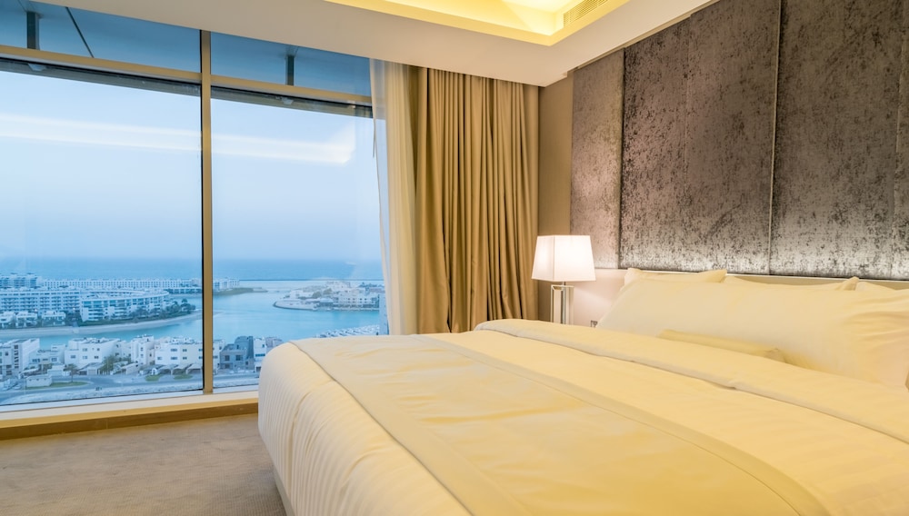 PRESIDENTIAL, SUITE