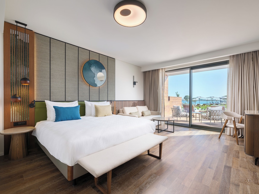 Swim Up, Deluxe, King Bed, Sea Side, Sofa