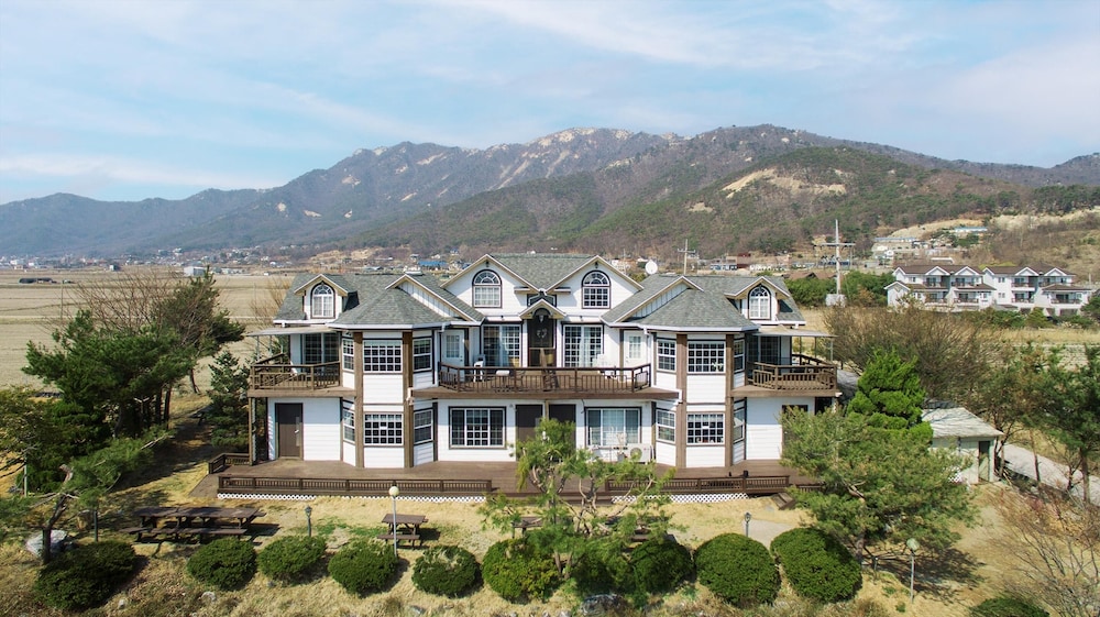 Ganghwa Western Beach Pension 4/50