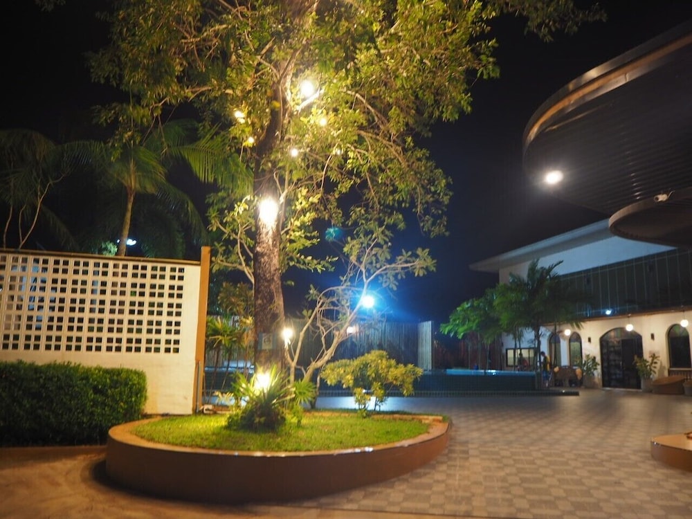 IP Plus Resort Chanthaburia - Halal Hotel 61/65
