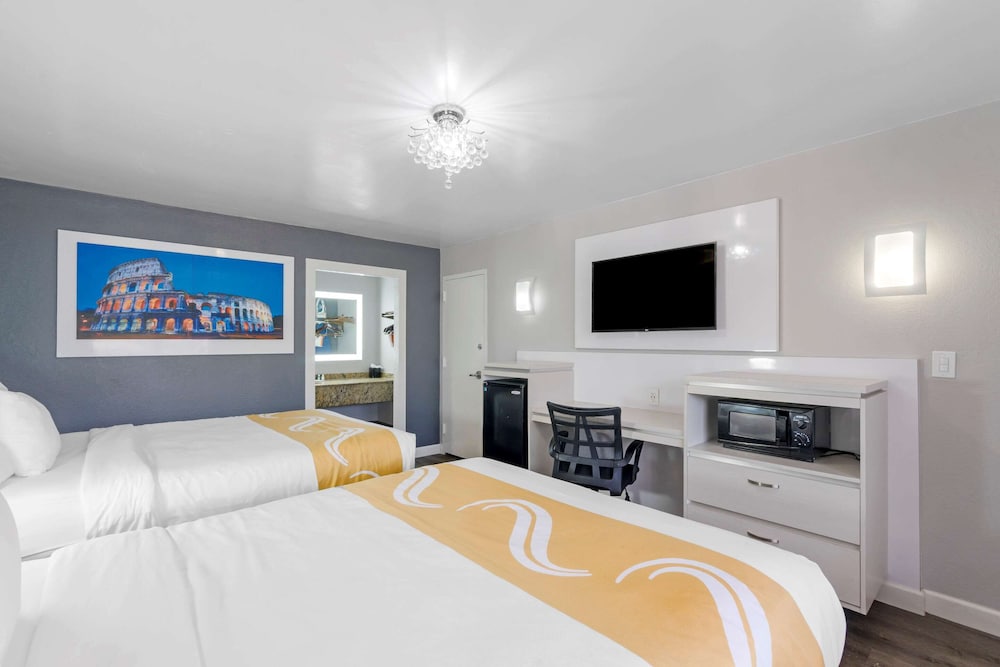 Quality Inn and Conference Center Tampa-Brandon 34/42