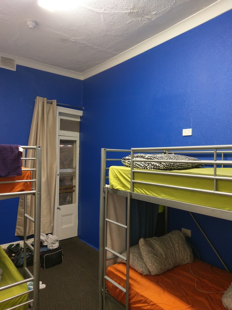 Adelaide Travellers Inn 5/38