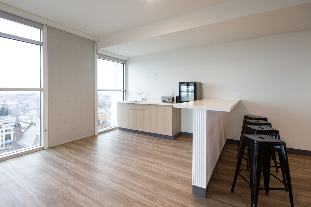 Aloft Buffalo Downtown 6/42