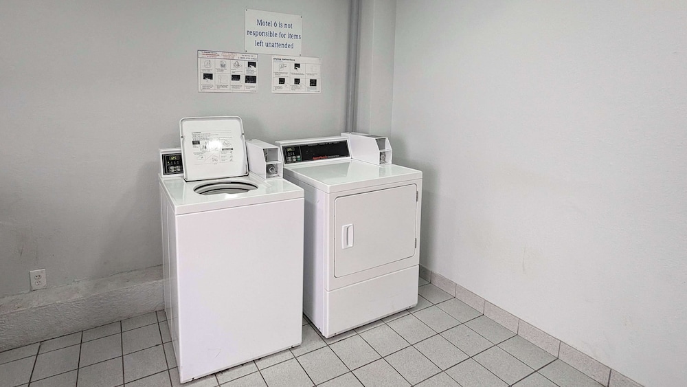 Motel6 Nashua, NH - North 18/58