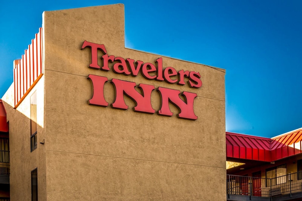 Travelers Inn 2/48