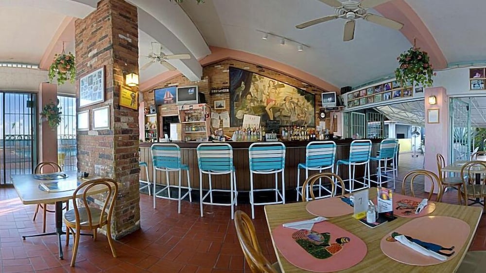 Colony Cove Beach Resort 12/22