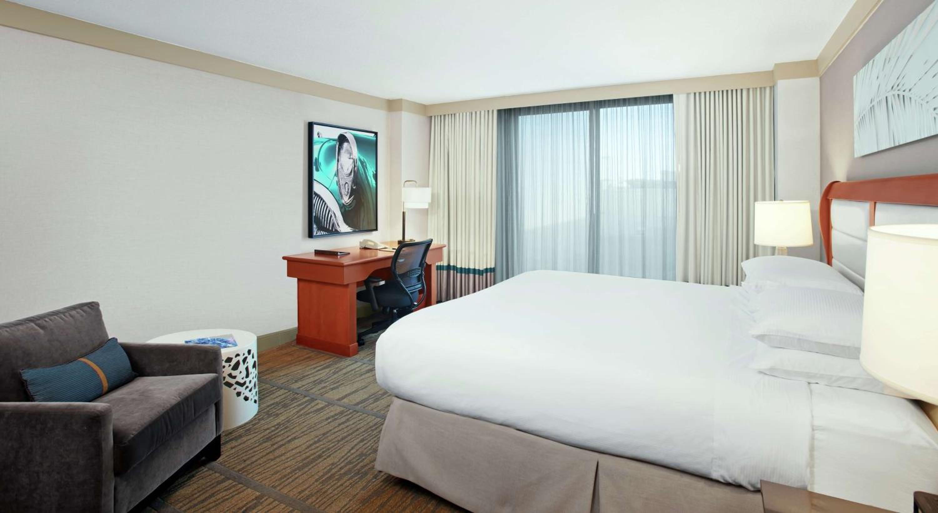 ROOM, KING BED, SOFA